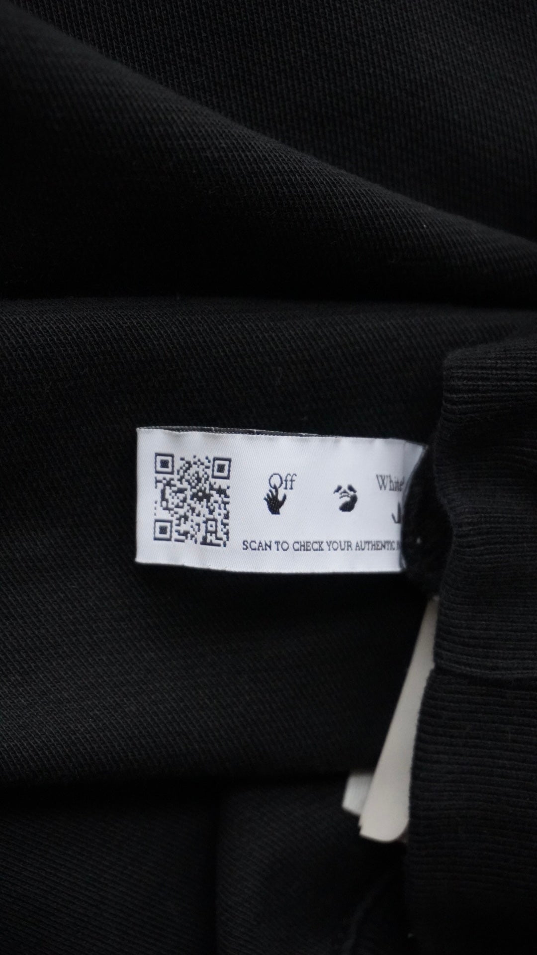 Off-White Hoodie - L